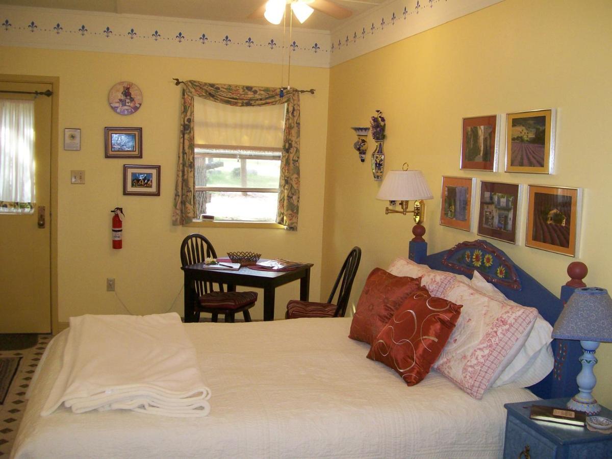 Kelumac Christmas Tree Farm B&B 브라이언 외부 사진